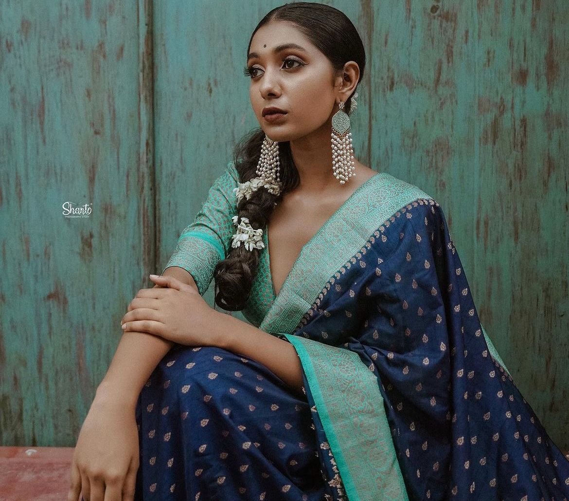 Banarasi Soft Silk Saree With Gold Zari Weaving Work
