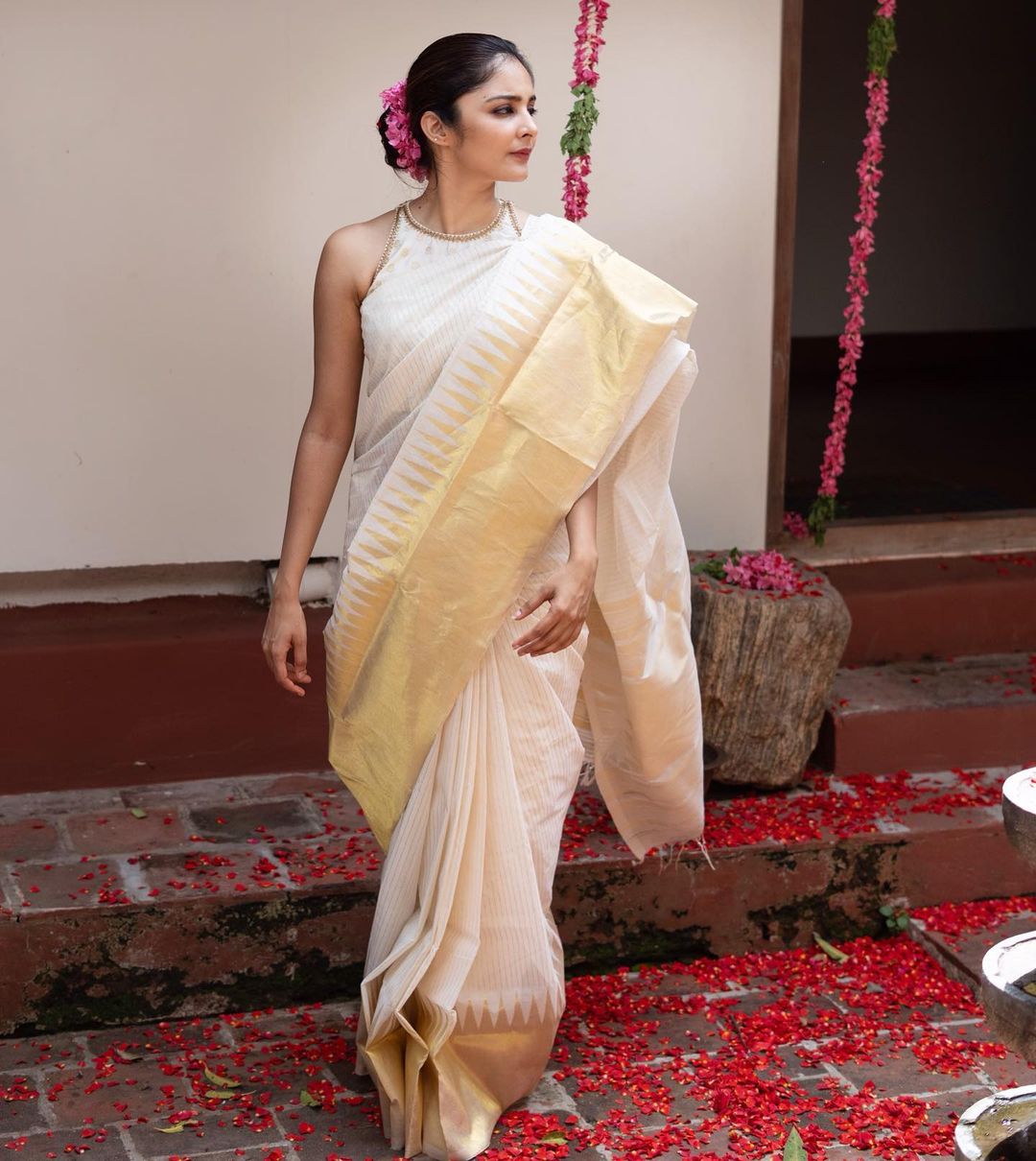 Banarasi Soft Silk Saree With Rich Pallu in White