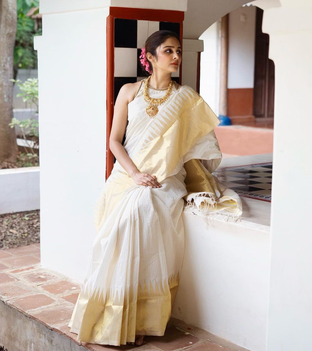 Banarasi Soft Silk Saree With Rich Pallu in White