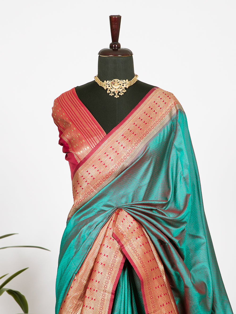 UPTHE Banarasi Soft Silk Saree enriched with weaving zari work For Woman